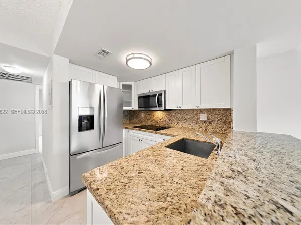 670 NW 85th Pl #11-104, Miami, FL 33126