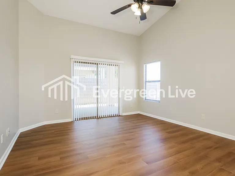 6038 N 68th Dr — Photo 7
