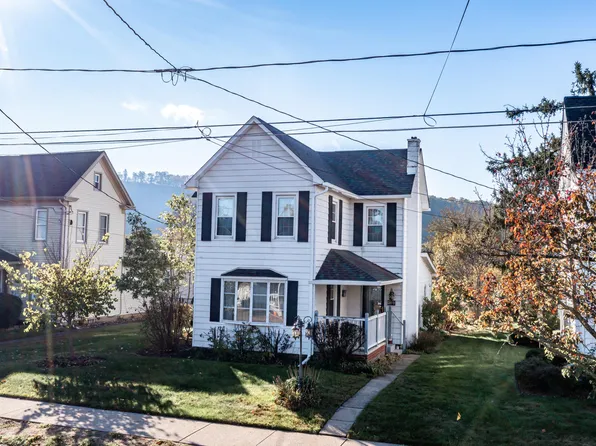810 E 2nd St, Nescopeck, PA 18635
