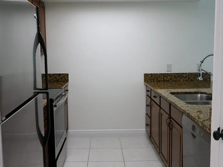 Cypress Way E — Photo 34