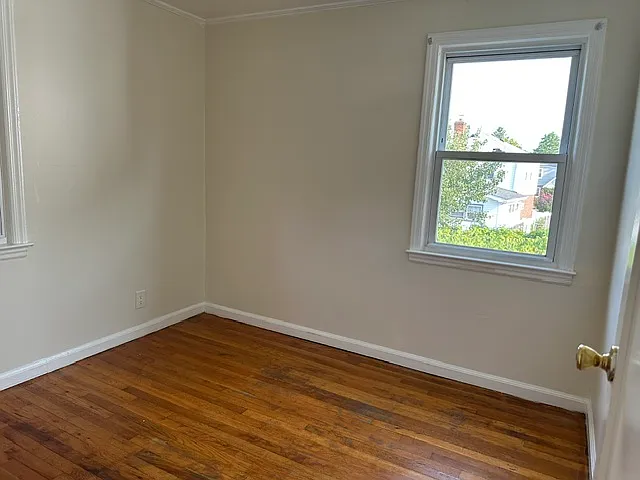 410 Herricks Rd — Photo 8