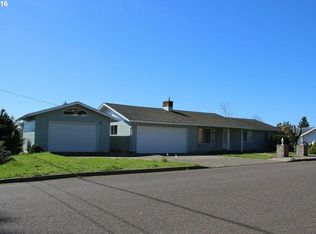 3325 Lindberg Ave, Coos Bay, OR 97420