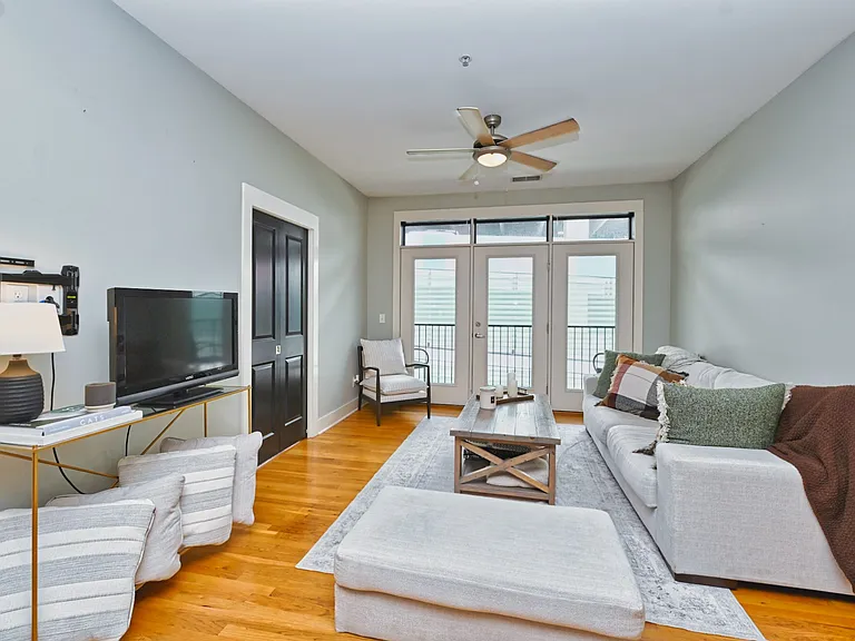 817 3rd Ave N #411 — Photo 3