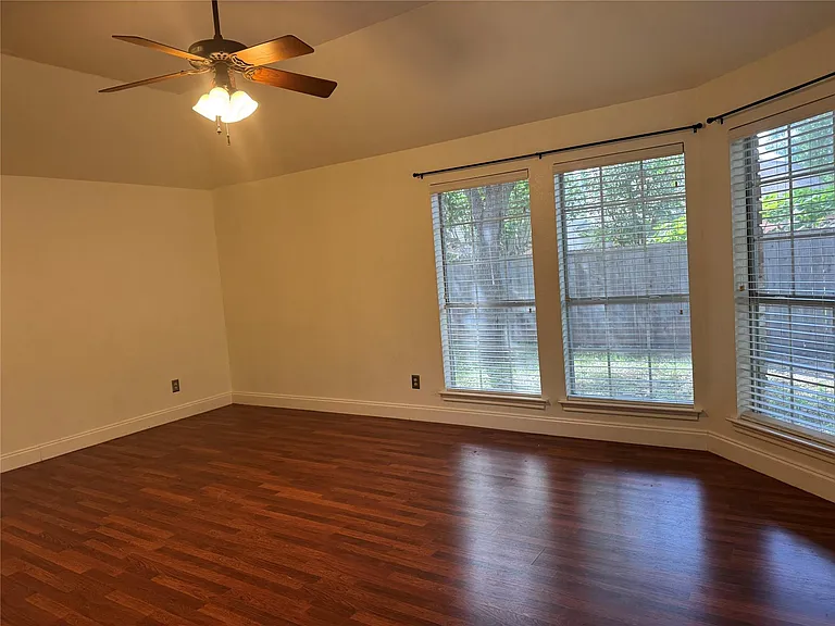 8001 Tallyho Trl — Photo 14