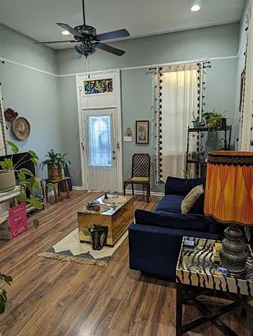 2 bed, 1.0 bath, 915 sqft, $1,650 — Photo 3