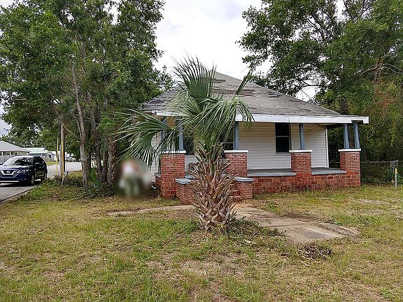 4th image of 1920 Barrancas Ave