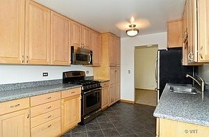 3rd image of 307 Maplewood Ct APT A-2