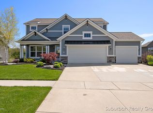 8664 Twin Lakes Dr, Jenison, MI 49428