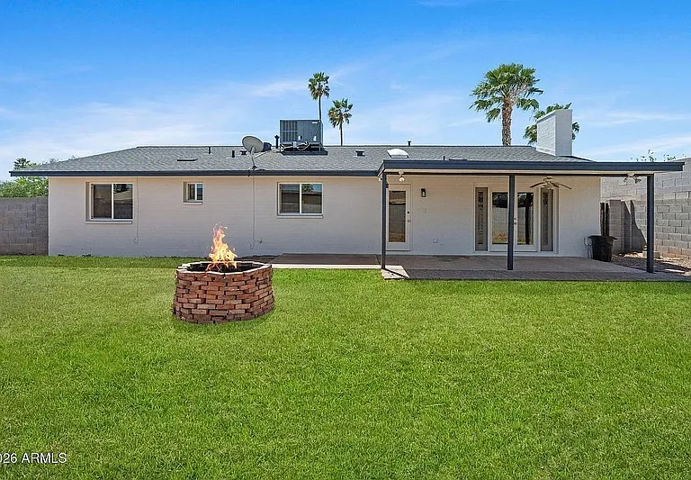 1664 E Del Rio Dr — Photo 32
