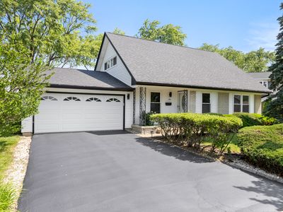 326 Dorchester Ln, Elk Grove Village, IL, 60007