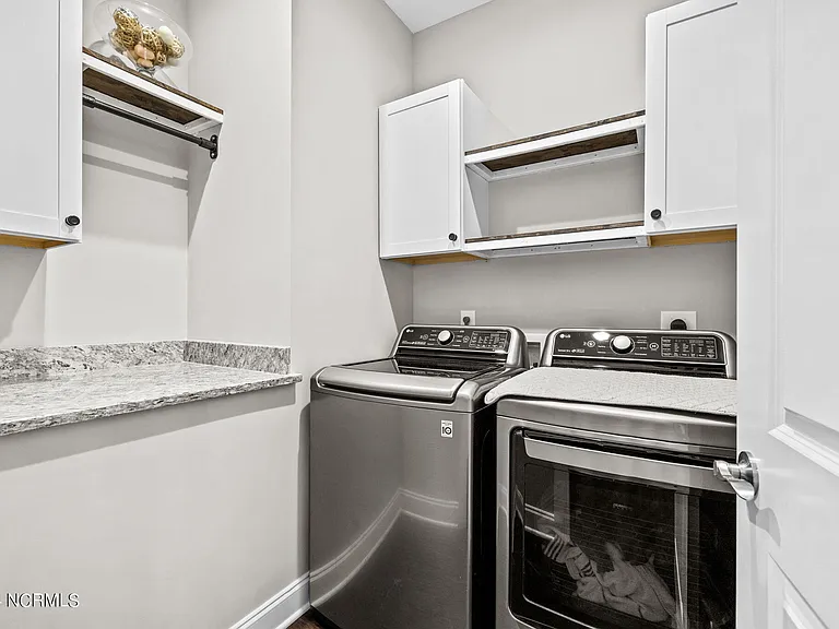 182 Lakeview Dr — Photo 28