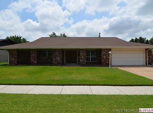 6814 E 48th St, Tulsa, OK 74145