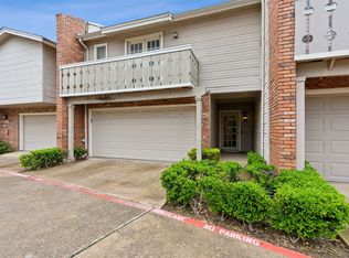 5842 Lake Point Dr, Arlington, TX 76016