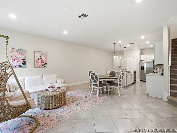 5th image of 1871 SE Tarni Way