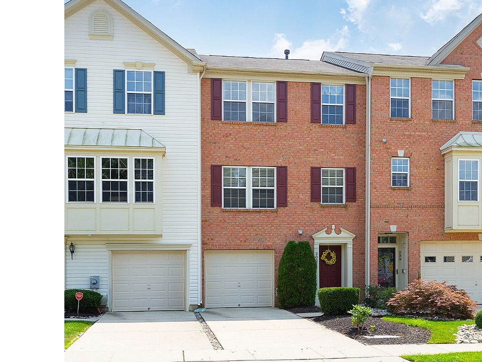 1st image of 202 Ironwood Dr #202