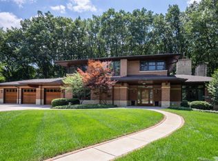 14950 Del Prado Ct, Elm Grove, WI 53122