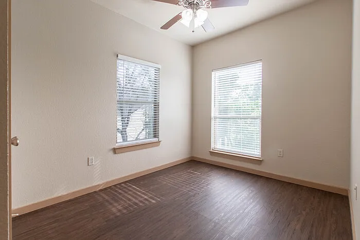 621 Bernard St #12 — Photo 12
