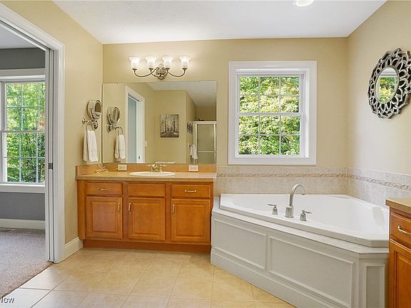 5th image of 10944 Stonewycke Dr