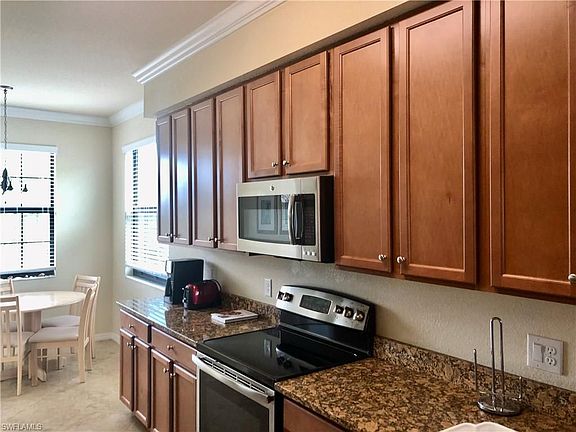 5th image of 9731 Acqua Ct Unit 521