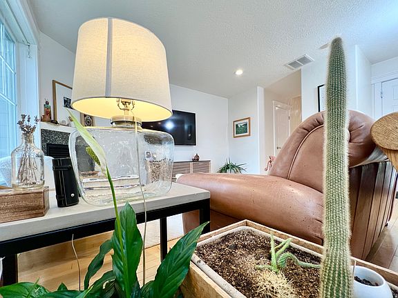 5th image of 1017 S 275 W