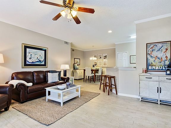 3rd image of 61 Jardin De Mer Pl