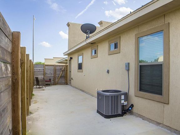 3rd image of 1702 W Smith Dr APT 2