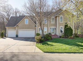 3121 S Redtail Dr, Blue Springs, MO 64015