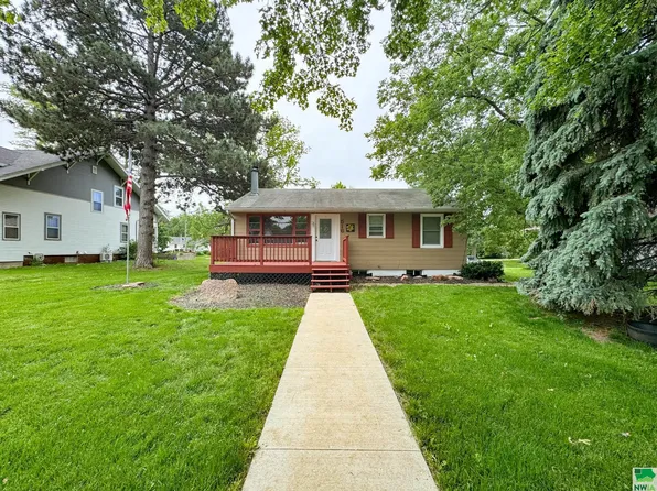 516 Jackson St, Moville, IA 51039