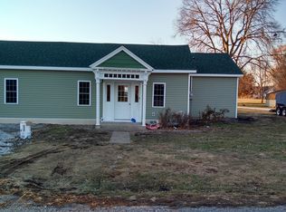 301 Railroad Ave, Mount Sterling, IL 62353