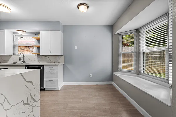 6613 Constitution Dr — Photo 9