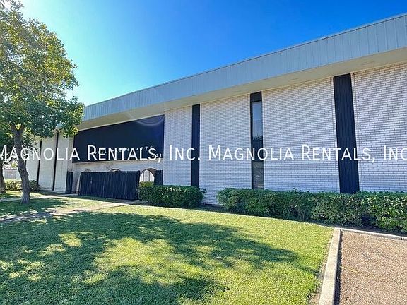 2nd image of 2218 Bell St APT 15
