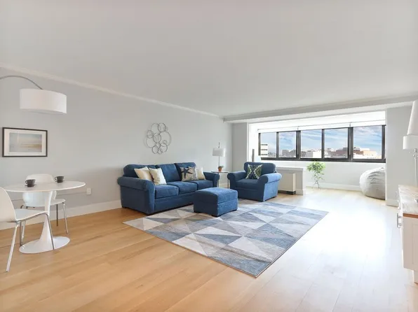 9 Hawthorne Pl APT 11H, Boston, MA 02114