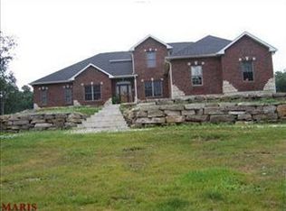 9020 Barrett Ln, Dittmer, MO 63023