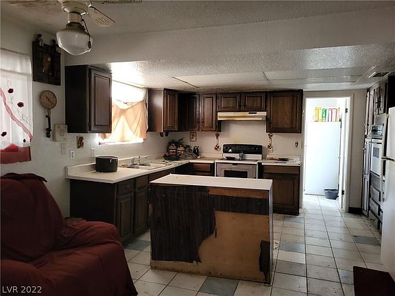 3rd image of 4634 E Cleveland Ave