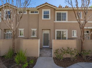 25712 Holiday Cir APT D, Stevenson Ranch, CA 91381