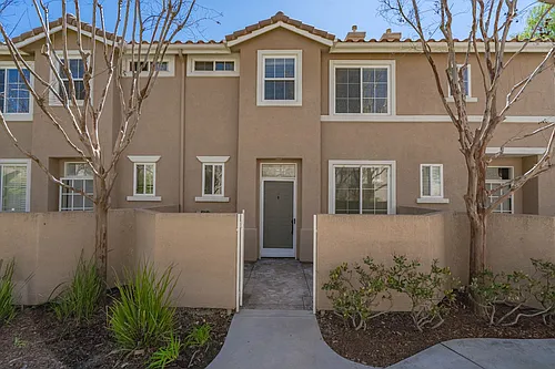 25712 Holiday Cir #D Photo 1