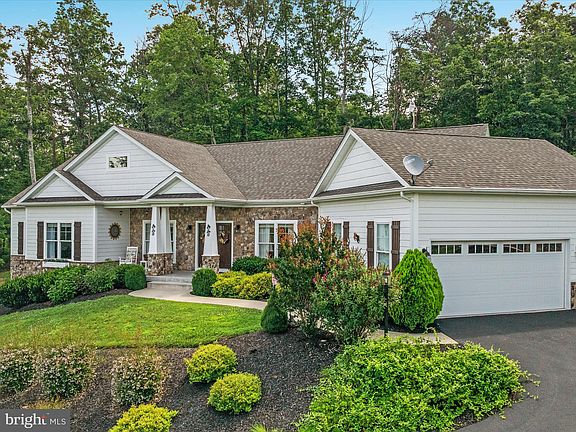 2nd image of 140 Whistlewood Ln