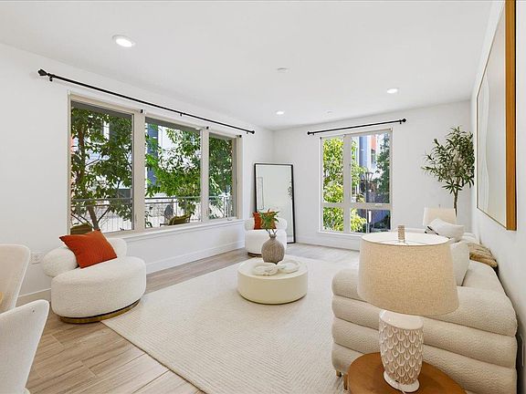 5th image of 370 Riesling Ave Unit 20