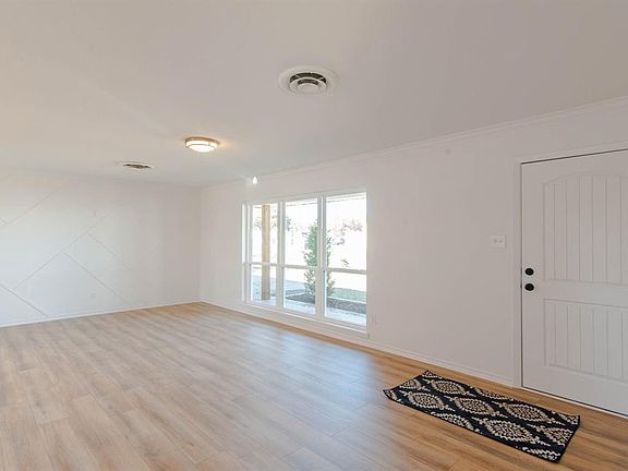 4th image of 7408 Bridges Ave