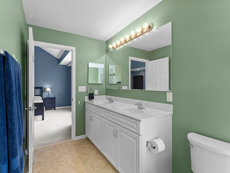 10 Everglades Ln — Photo 36