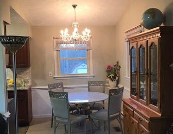 3rd image of 8394 Burnside Dr