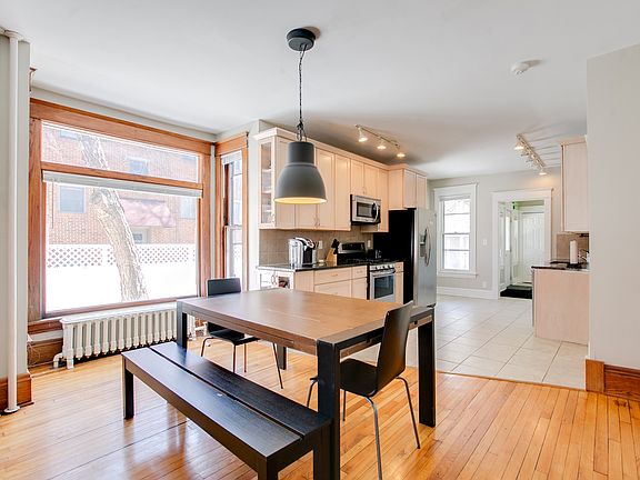4th image of 394 Laurel Ave #1