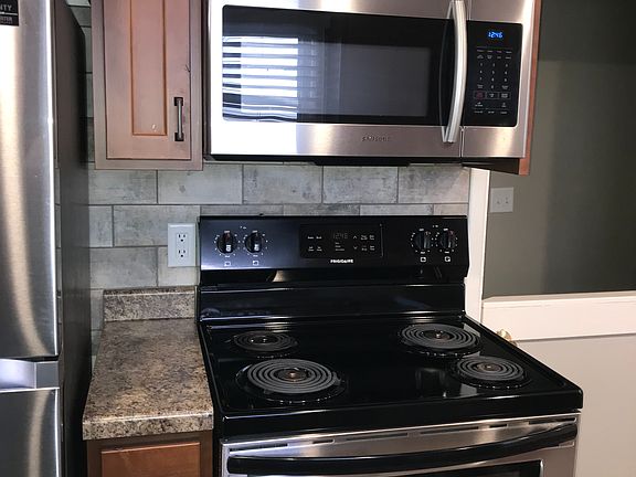 2nd image of 822 Kilian Blvd SE