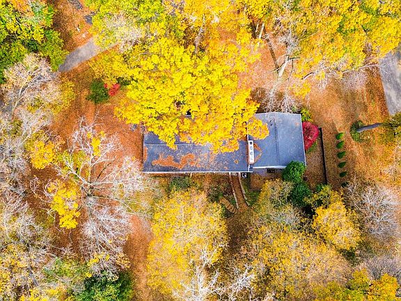 2nd image of 4966 Whispering Pine Ln