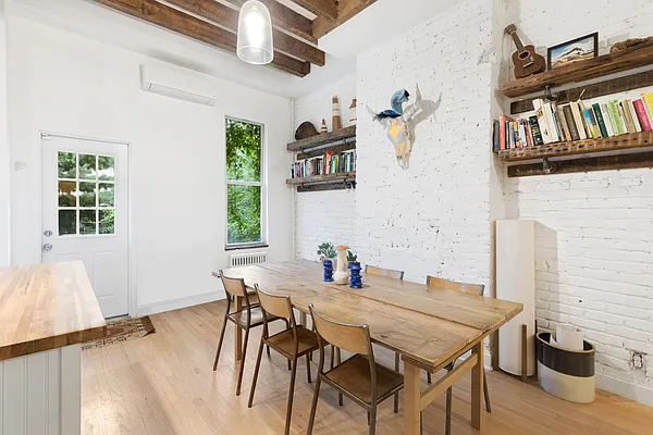 Rented by Compass | media 21