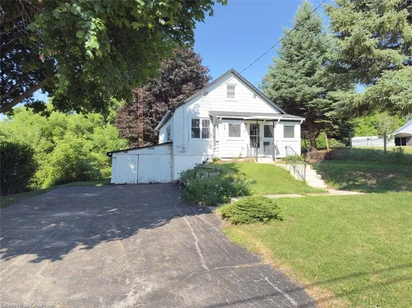 39 King St S, Brant, ON N0E 1L0