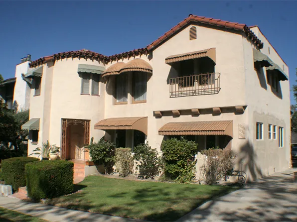 Large Studio with a full kitchen and Bath One Parking space included, 1934 1/2 Holmby Ave, Los Angeles, CA 90025