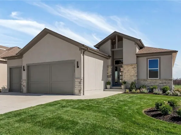 16983 S Cheshire St, Olathe, KS 66062