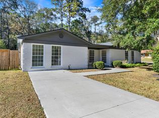 1 Brookview Dr, Savannah, GA 31406
