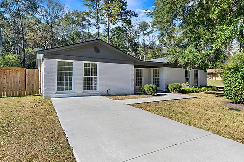 1 Brookview Dr Photo 1